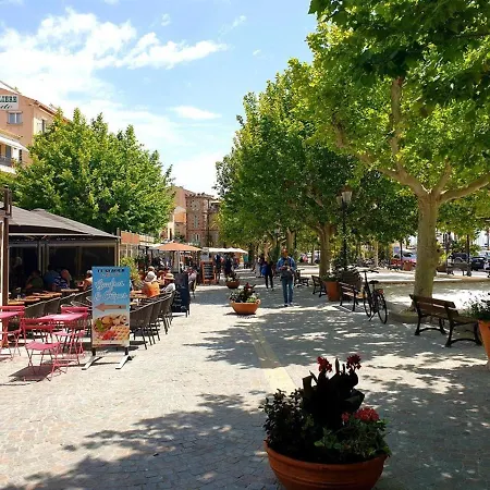 Apartment Renove En Front De Mer, 3 Pieces, Terrasse, Parking, Equipe, Ideal Familles, 6 Pers. - Fr-1-251-281 Le Lavandou