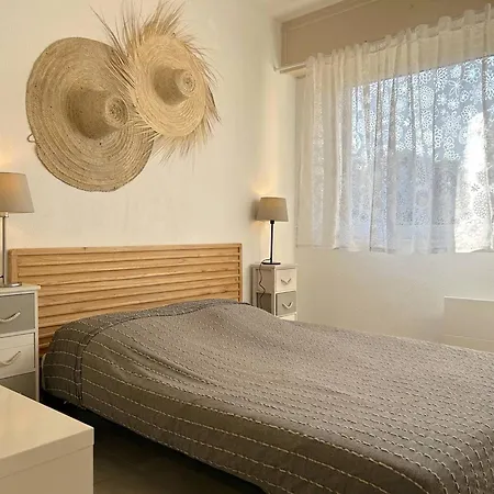 Apartment Renove En Front De Mer, 3 Pieces, Terrasse, Parking, Equipe, Ideal Familles, 6 Pers. - Fr-1-251-281 Le Lavandou