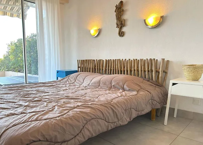 Daire Renove En Front De Mer, 3 Pieces, Terrasse, Parking, Equipe, Ideal Familles, 6 Pers. - Fr-1-251-281 Le Lavandou